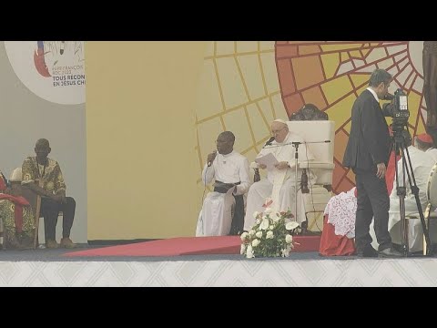 شاهد البابا فرنسيس يدعو شباب الكونغو إلى الانخراط في مستقبل بلدهم…