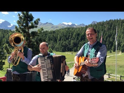 Bavarian oompah band live in St. Moritz (Switzerland) | Oompah bands for hire | German folk music