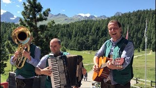 Bavarian oompah band live in St. Moritz (Switzerland) | Oompah bands for hire | German folk music