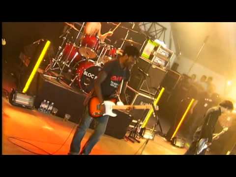 Bloc Party - Banquet [Live From Belfort at Eurockéennes Festival 2005] HD