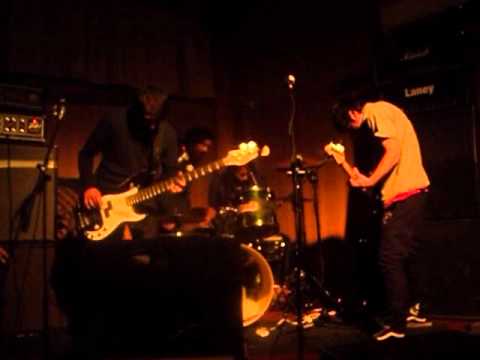 Tugurio - Terremoto (en vivo)