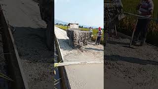 Concrete pavement pouring process- Good tools and machinery make work easy