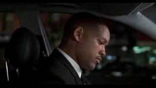 MIB: Frank singing &quot;who let the dogs out?&quot;