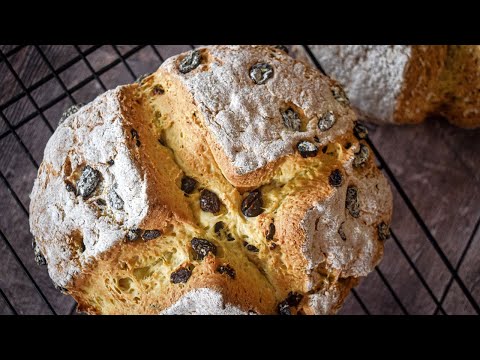 HOW TO MAKE TRADITIONAL IRISH RAISIN SODA BREAD