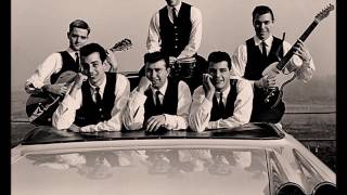 Catalina Six - Moon 2000 (Twist-A-Roo) / Would You Believe It - Flagship 126 - 1961