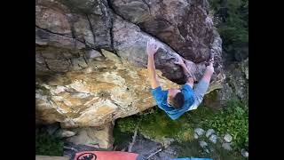 Video thumbnail of Bloody Fingers, 8a+. Rifugio Barbara