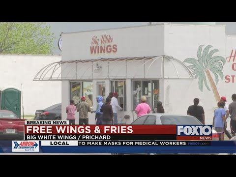 Big White Wings gives out free food