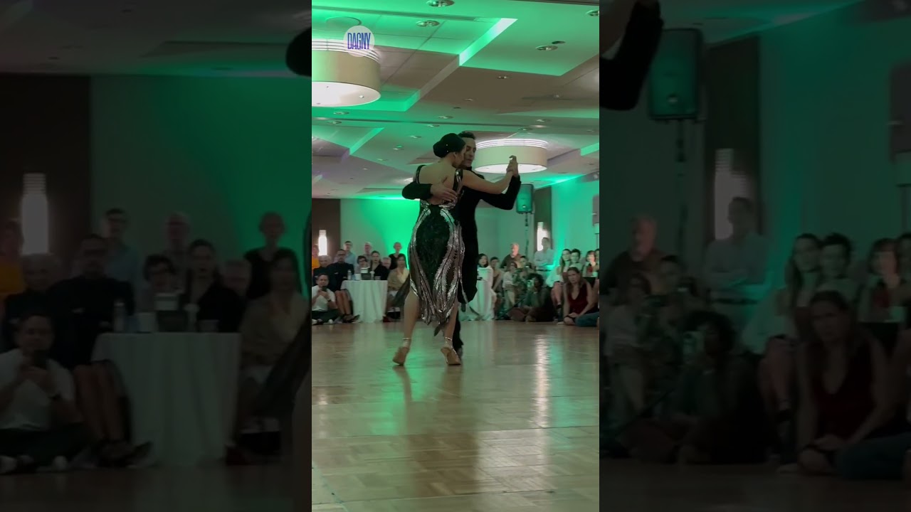 Video thumbnail for Jesica Arfenoni & Maximiliano Cristiani tango to "Flores Del Alma" at Windy City Festival (1/14)