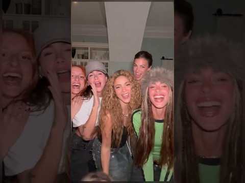 QUE JUNTE! TINI, SHAKIRA, Greeicy, Eliane, Lele Pons y Stef Roitman bailando 'Soltera'