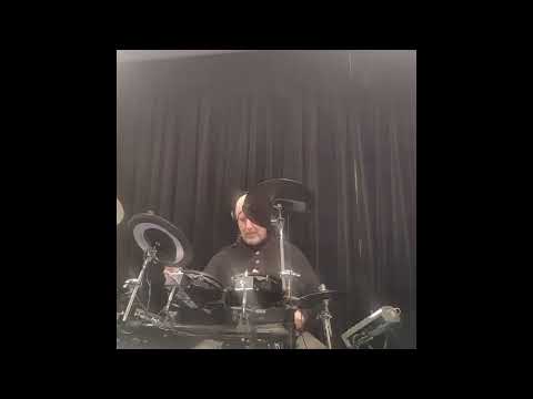 Drummer JS - Playing a Christmas song - version 2, for students.