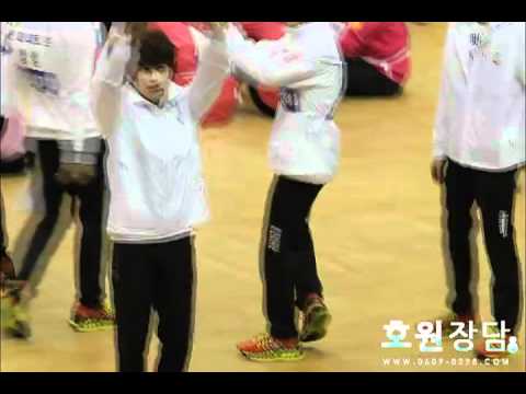 [Fancam] - 120108 - Hoya dancing to 'Be Mine' @ Idol championship