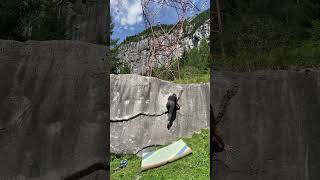 Video thumbnail: Problem O (Boulder 1, La Curva), 3a. Val Daone