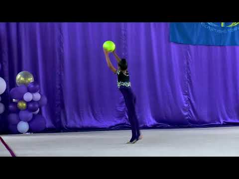 Кудіна Інна 2006 мяч