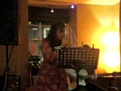 Alys Williams Singing Pearls a Singer Cover
