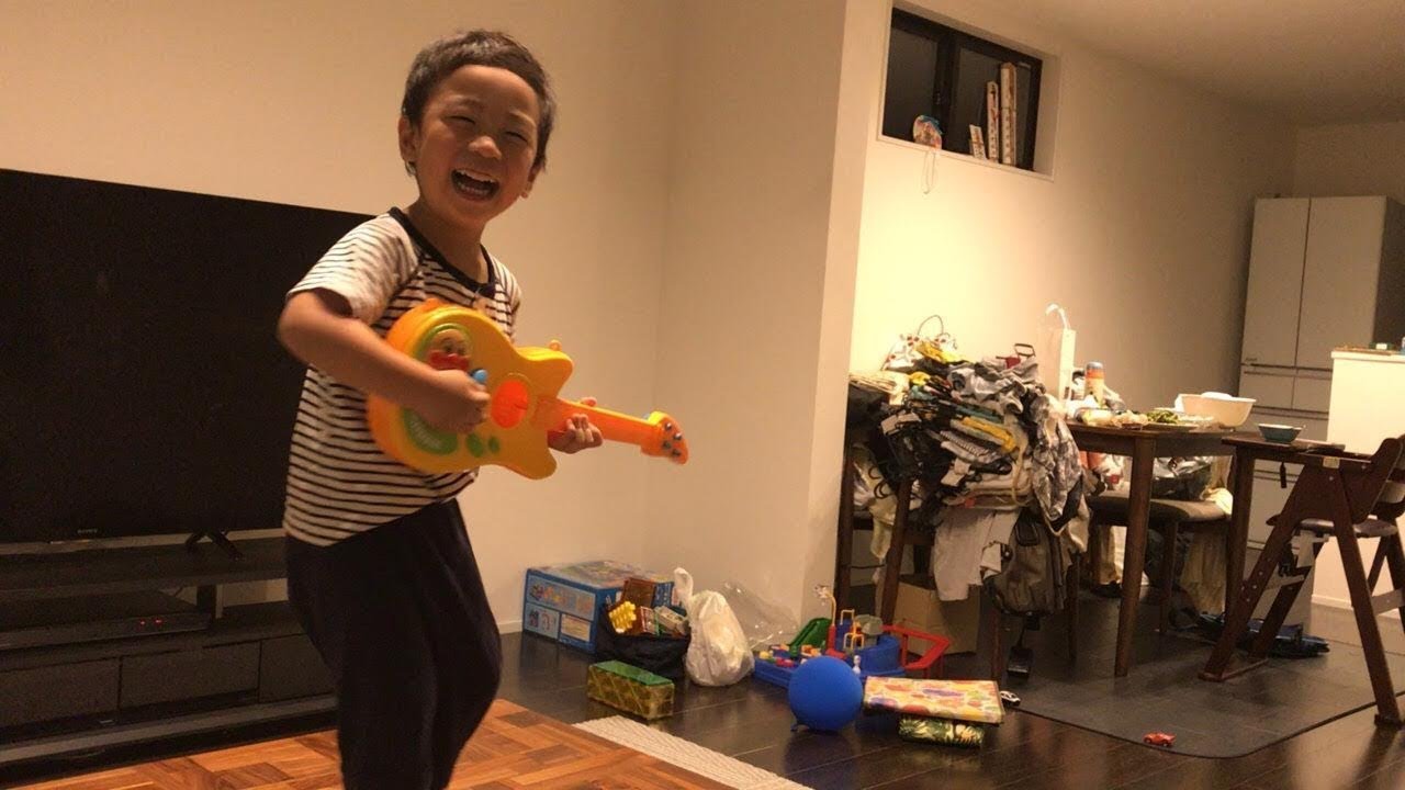 【3歳0ヶ月】アンパンマンたいそうをノリノリで熱唱！ステージからダイブ！