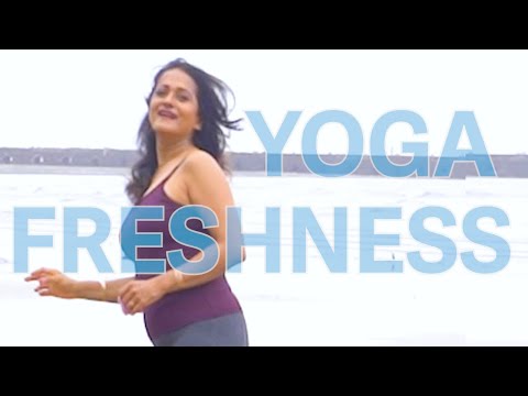 The Rhythm And Flow Of Life | On Mumbai Beach😍@UpaasnaKhoslaYoga