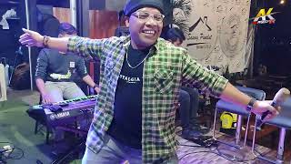 Download lagu LAGU MEDLEY MARLINA DI ANGKRINGAN TEH ITA YU AH MANAWI BAHAN KATAMPI mp3