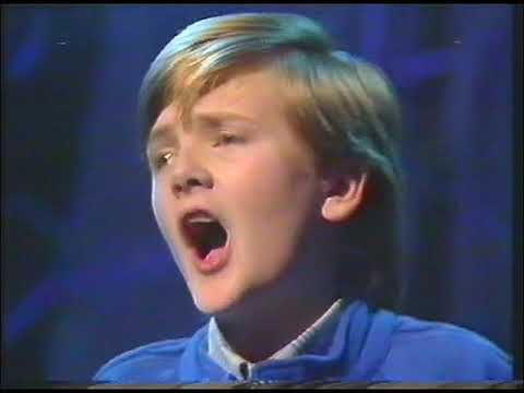 Aled Jones – Walking In The Air (Studio, TOTP)