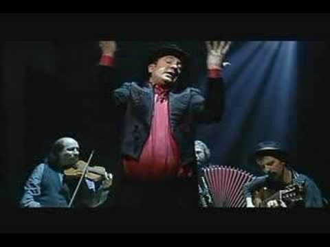 Antonio Albanese - L'uomo bomba e la donna cannone