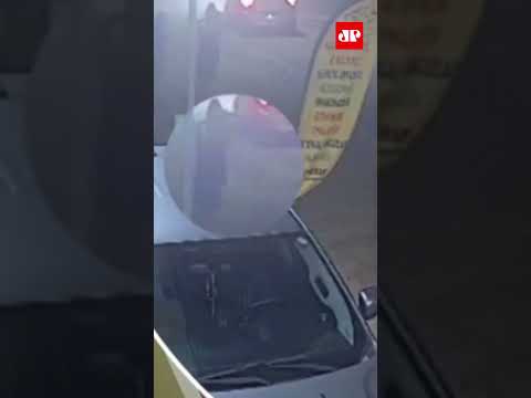 Mulher é atropelada e arrastada por 400m por ex-namorado #shorts