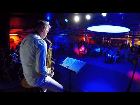 "Pick Up The Pieces" - Chris Malinski - LIVE ROOM