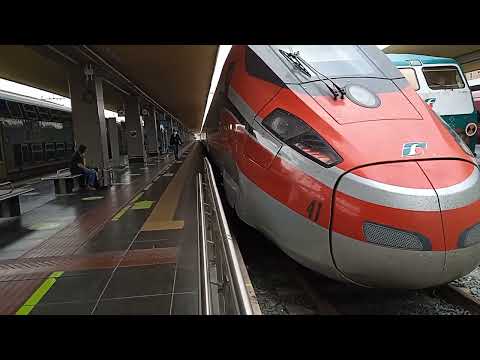 Partenza del treno Alta Velocità Frecciarossa 9641 Torino Porta Nuova - Roma Termini