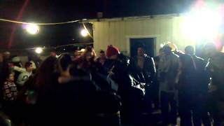 La raza anda acelerada