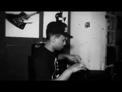 Mez Mariyé - Charlie Chaplin