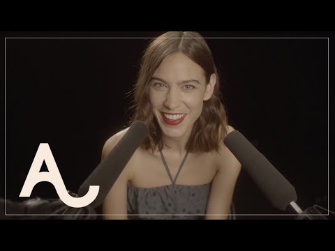 アレクサ・チョンの新春ASMR｜ALEXACHUNG (Alexa Chung's New Year's ASMR | ALEXACHUNG)