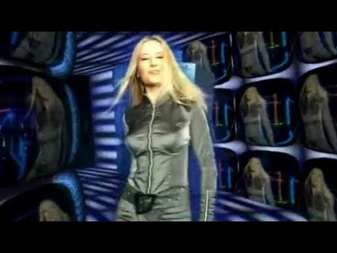 Un calculator... o sansa in plus in viitor! Cum arata DELIA MATACHE in anul 2000