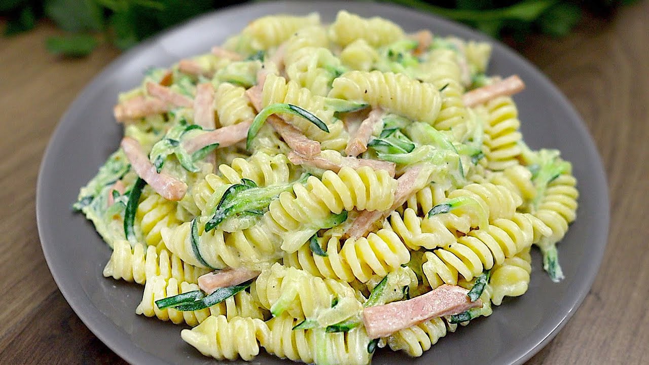ZUCCHINI-SPAGHETTI MIT LACHS - Einfache Rezepte
