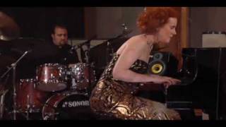 Wrapped Around Your Finger–Lynne Arriale (Live Studio Performance DVD)