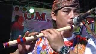 Download lagu Senyum dan perang tasya dan gerry mp3