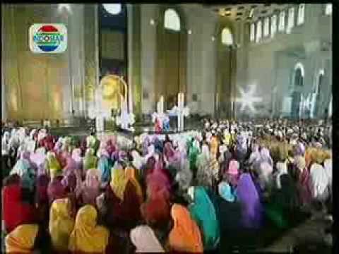 ShubhanaAllah suara Fida d academy melantunkan ayat suci Al Qur'an di Tabligh Akbar Surabaya