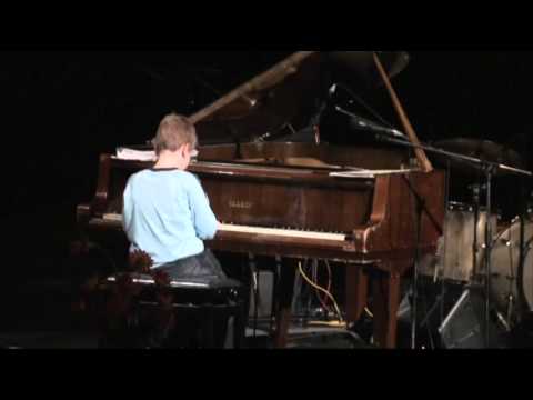 "Tri oriešky pre Richarda Rikkona" - Miroslav Macko