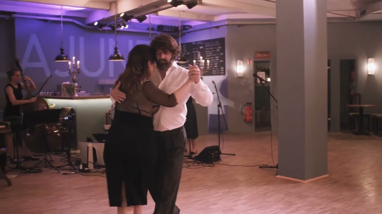 Live Streaming aus der Tanzschule "Mala junta" Berlin. Tänzer: Michael Sacher und Angela Aimone