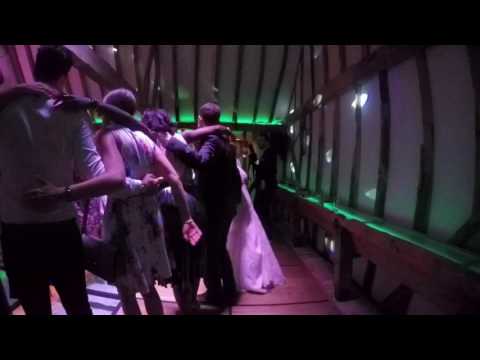 Wonderwall Oasis - Josie and the Dukes