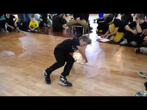 отбор 10-13 bboy VoVan vs Leo - брейкданс батл WINTER WARS 2020