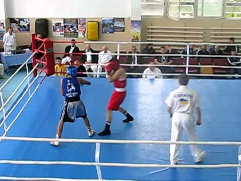 almog briga 52kg israel vs Kazakhstan boxer Quarter  finel moldova turnament may 2011