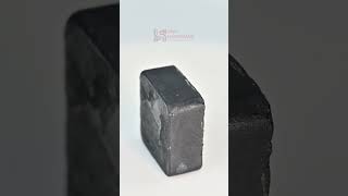 صابونة فحم مربعة لتنقية البشرة