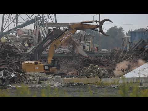Cat 390FL demolition