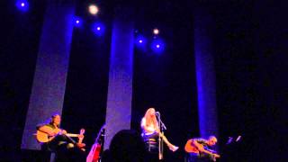 Alanis Morissette - &#39;on Too Hot / Canadian Albums&#39; (Live Morristown, NJ, 7/25/14)