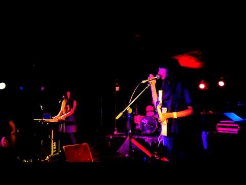 School of Seven Bells - I L U