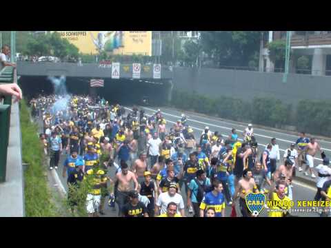 "Caminata al gallinero" Barra: La 12 • Club: Boca Juniors