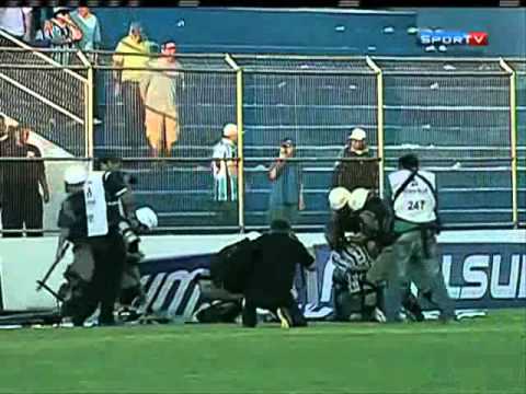 Briga pós jogo - Pelotas 1x0 Grêmio - 1º/04/2012