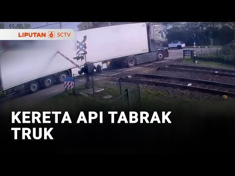 Kereta Tabrak Truk yang Terjebak di Rel, Lima Orang Terluka | Liputan 6