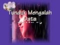 Tunduk Mengalah Data Lirik
