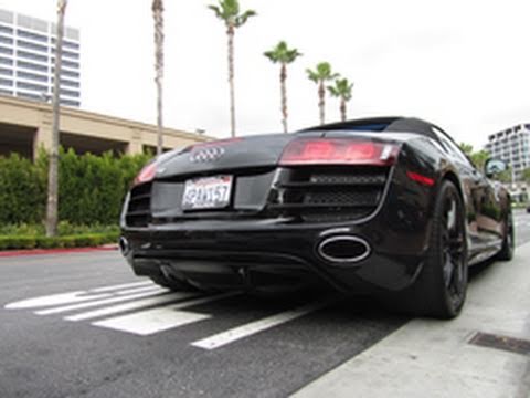 Black Audi R8 V10 Spyder