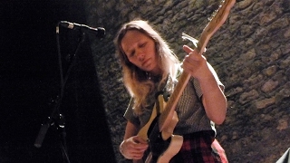 Julia Jacklin - Hay plain - Live Paris 2017