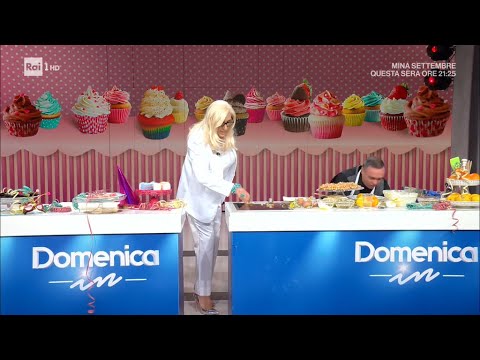 Vincenzo De Lucia nei panni di Mara Venier - Domenica In 07/02/2021